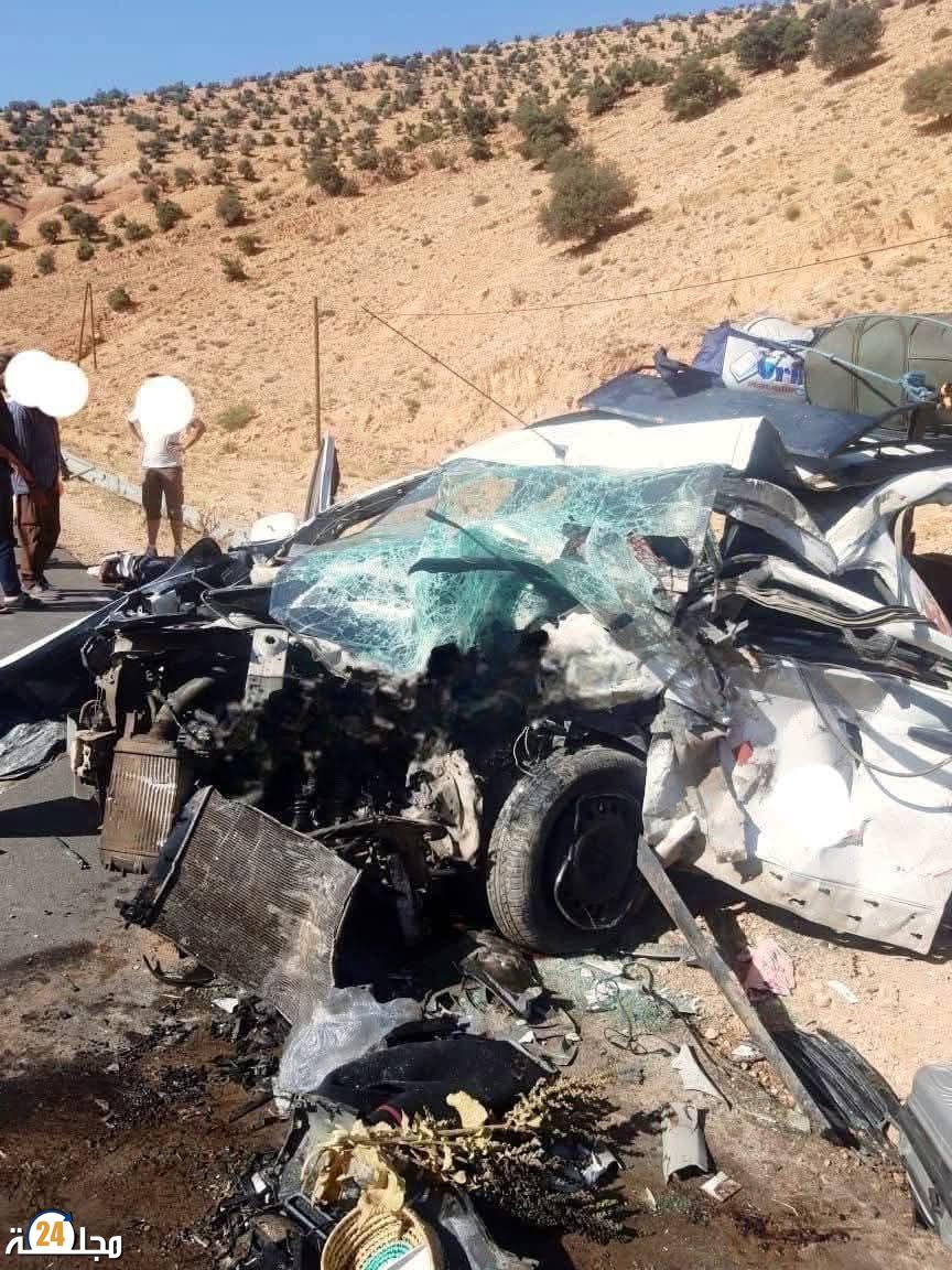 مصرع ام وابنتها وسائق طاكسي في حادثة سير بإقليم ميدلت