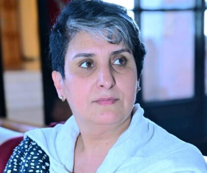 حنان رحاب تكتب …..إقصاء الصحافيات من محاورة رئيس الحكومة… صورة أخرى لعقلية ذكورية متجذرة