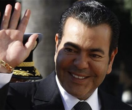 صاحب السمو الملكي الأمير مولاي رشيد يحل بالدوحة لتمثيل جلالة الملك في القمة العربية الإسلامية الطارئة