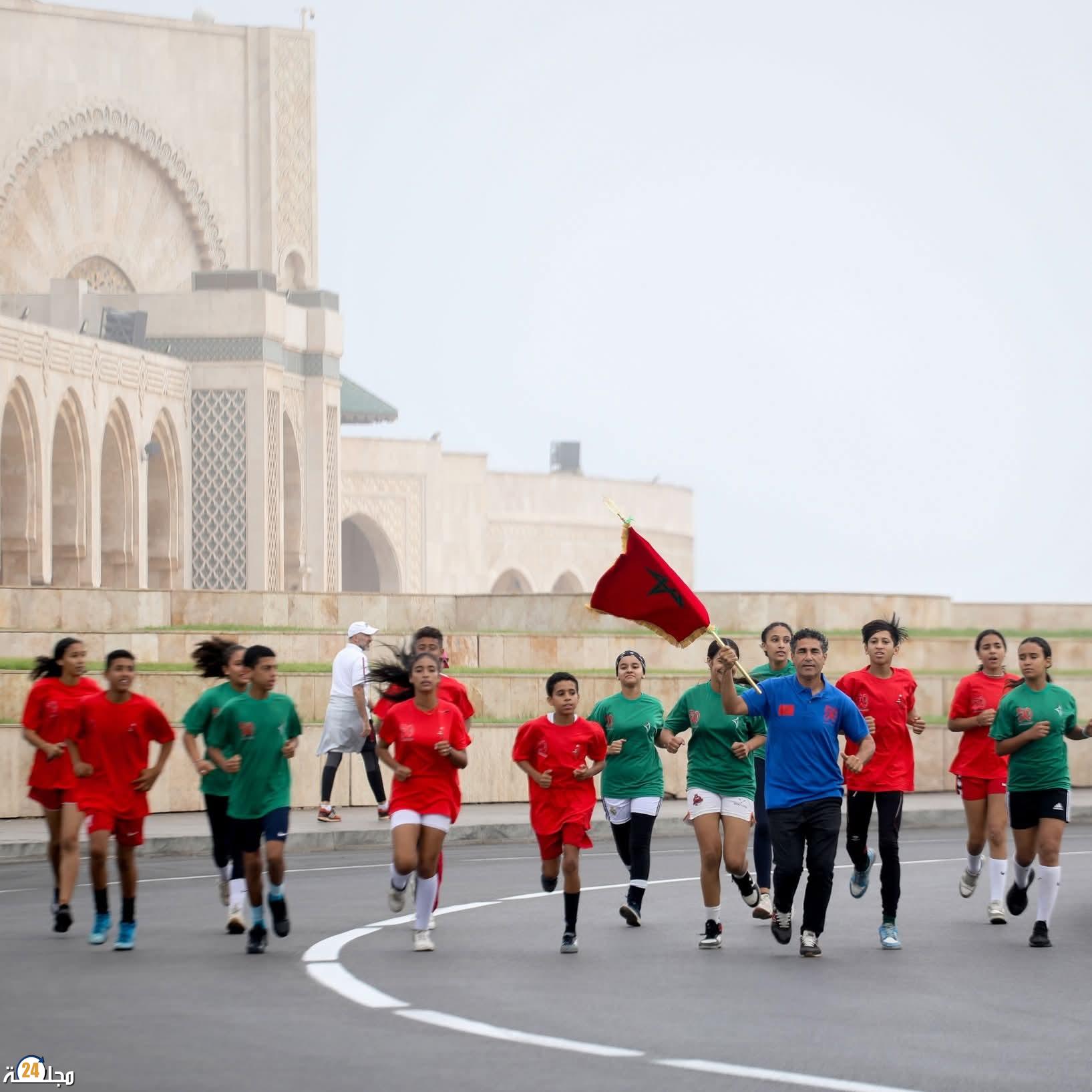 بصير وعشيق يحظيان بشرف حمل العلم الوطني في المرحلة الرابعة من” سباق التناوب الرمزي المسيرة الخضراء”