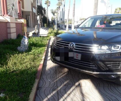 سطات… حيث يركن أصحاب النفوذ فوق الرصيف وتحت القانون!