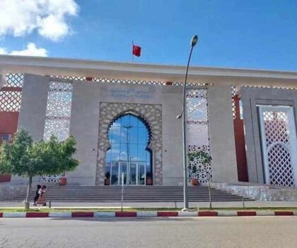 خنيفرة.. النيابة العامة تأمر بوضع ثلاثة أشخاص تحت الحراسة النظرية للاشتباه في تزوير أختام محاسباتية