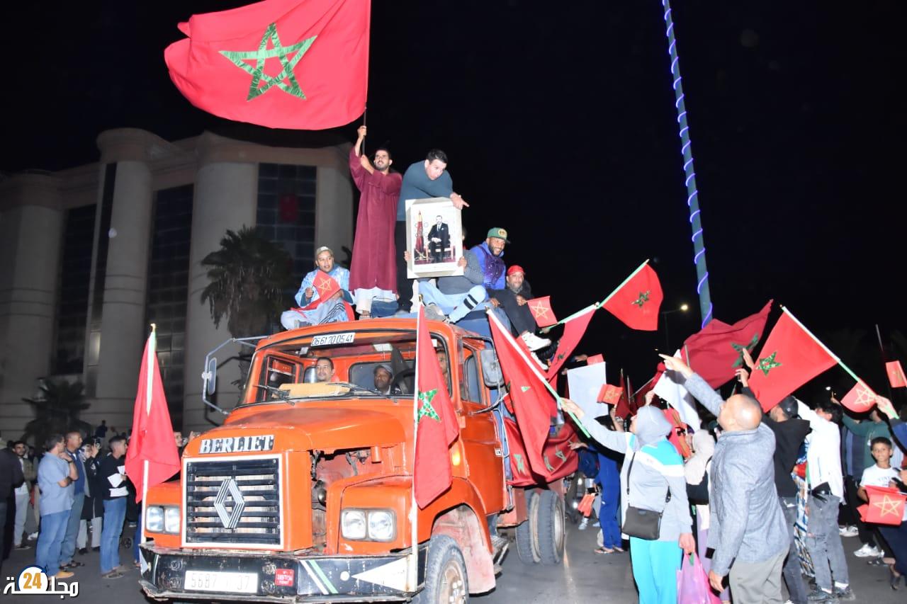 احتفالات بمدينة تيزنيت، بعد القرار التاريخي لمجلس الأمن الذي يكرس الحكم الذاتي بالصحراء المغربية