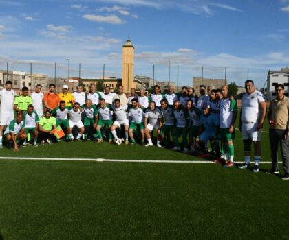 ذكرى المسيرة الخضراء تجمع قدماء مسيري ولاعبي البروج بمحامو هيئة سطات في نزال كروي ودي …