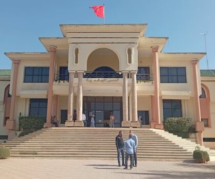 المحكمة الإدارية الاستئنافية بالرباط تؤيد تجريد أربعة أعضاء من مجلس جماعة ابن أحمد وتؤكد على إلزامية الانضباط الحزبي