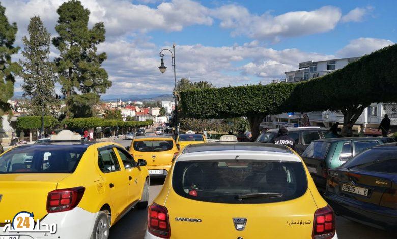 جريمة سرقة تحت التهديد بالسلاح الأبيض تطال سائقي سيارات الأجرة بتطوان… والسلطات تكثّف جهودها  لتوقيف الجناة