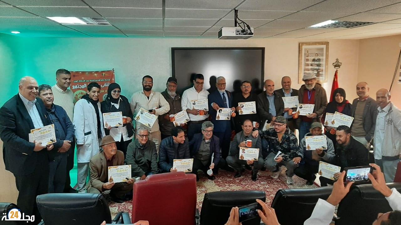  المخرج عمرو علي يتوج بالجائزة الكبرى لملتقى سينما المجتمع