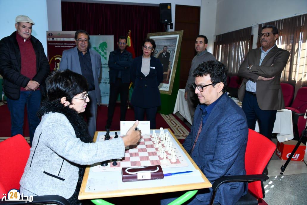 عامل إقليم الرحامنة يعطي الانطلاقة الرسمية للملتقى الوطني الثالث للشطرنج بإبن جرير في أجواء احتفالية وطنية