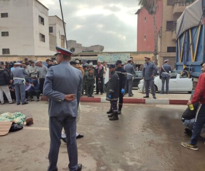 حادثة سير مميتة تهز مركز أولاد فرج إثروفاة شاب تحت عجلات شاحنة كبيرة