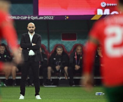 الركراكي يكشف قلقه المرعب أمام دموع حكيمي