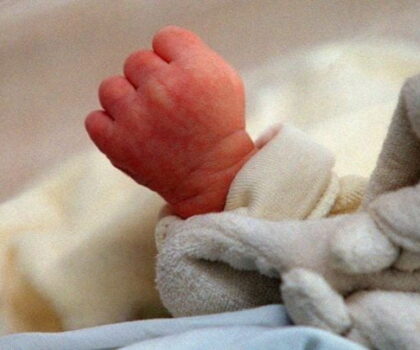 العثور على جثة رضيع بحي الكنانط يستنفر سلطات سطات