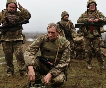 صفقة مفاجِئة..بيلاروس تُطلِق 123 معتقَلًا بعد إتفاق مع واشنطن