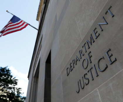 إنكشاف كبير : وزارة العدل الأميركية تنشر دفعة ضخمة من ملفات إبستين بعد ضغط سياسي