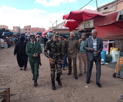 السلطة المحلية ببيوكرى تشن حملة ميدانية لتنظيم السوق الأسبوعي وتحرير الملك العام