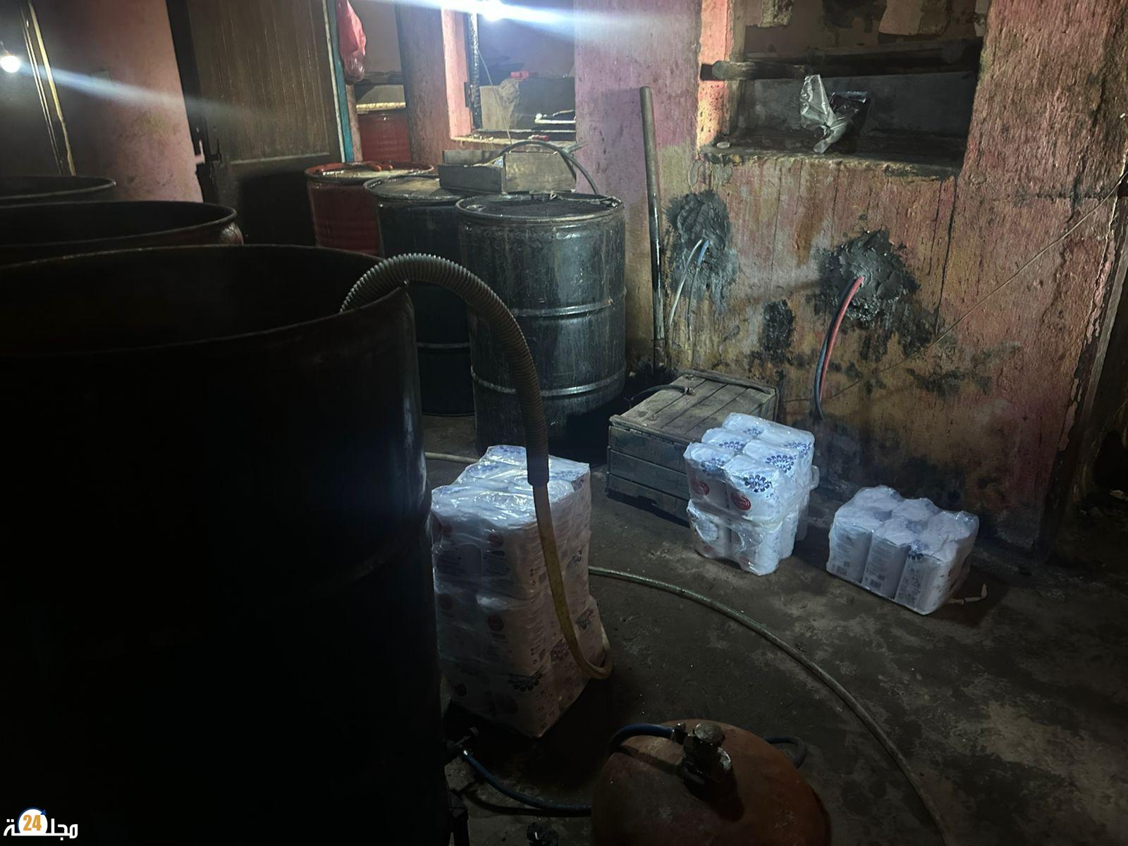 الدرك الملكي بالجديدة يتمكن من تفكيك ورشة سرية لتقطير ماء الحياة وحجز أطنان منه