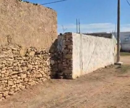 تدخل سلطات قيادة الغربية بعمالة سيدي بنور بعد تداول خروقات تعميرية بدوار الدهاهجة” الطيور” في انتظار الاجراءات الادارية.