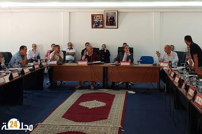 معارضة بلا صوت… حين يتحول الترافع إلى صمت مريب