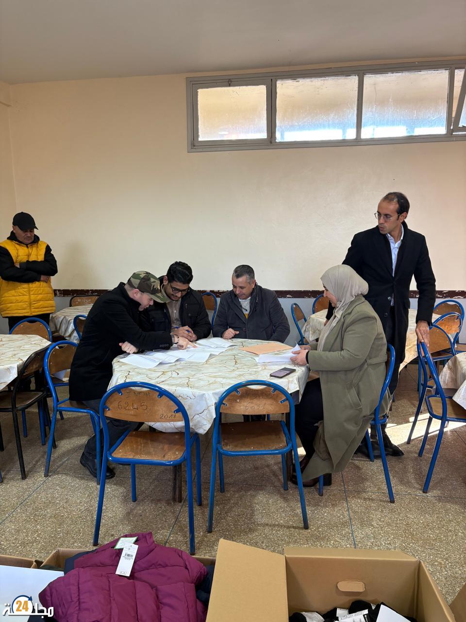 أليانز المغرب توزّع ملابس وأحذية شتوية على نزلاء دار الطالب والطالبة بقصبة بن مشيش