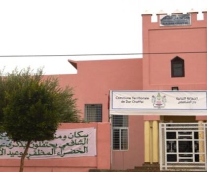 عندما تسلم الاستدعاءات عند البقال… سعيد الغالمي يجر رئيس جماعة دار الشافعي إلى القضاء الادراي