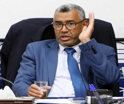 بووانو يدعو للكف عن التشويش على “المنتخب” ويُطالب الجماهير بالتعبئة خلفه لتحقيق كأس افريقيا