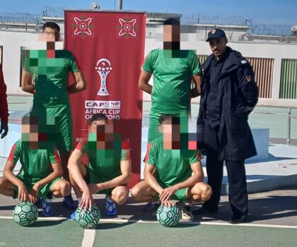 فريق النزلاء المغاربة بالسجن المحلي العرجات 2 يتوج بطلا للدوري الإفريقي المنظم تحت شعار ” كرة القدم تجمعنا”.