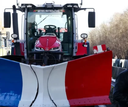 جرارات المزارعين الفرنسيين في قلب باريس رفضا لاتفاق ميركوسور