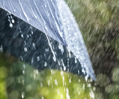 نشرة إنذارية تحذّر من تقلبات جوية قوية بعدد من أقاليم المملكة