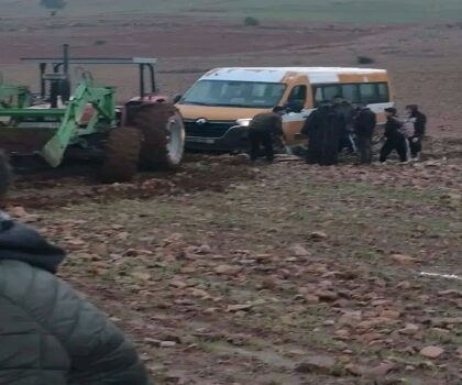 تدهور المسالك الطرقية بأولاد افريحة… صرخة مستشار جماعي في وجه التهميش