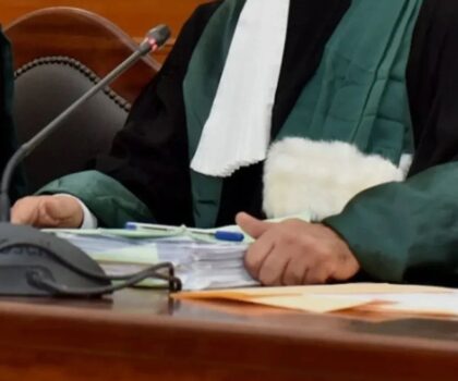 الجديدة: إدانة تاجر مخدرات بـ12 سنة سجنا في قضية وفاة شاب داخل مستشفى محمد الخامس