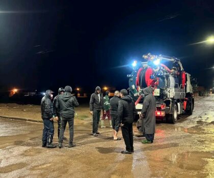 بيوكرى .. تعبئة ميدانية وتدخل عاجل لمعالجة اختناق قناة للصرف الصحي