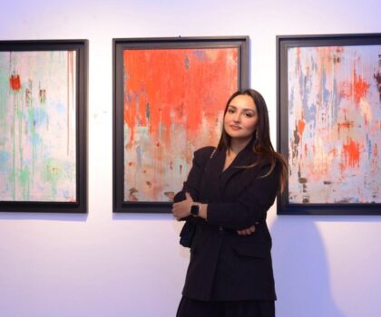 الفنانة التشكيلية السعدية أبو يوسف: رحلة فنية بين الإحساس والصدق