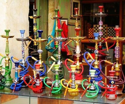 سيدي بوزيد: حجز 370 قنينة شيشة يعيد الجدل حول مستقبل مقاهي النرجيلة بالجديدة