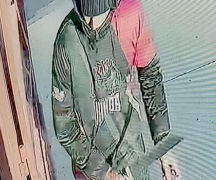 الجديدة/أولاد فرج.. ملثم يسطو على محل لبيع المجوهرات باستعمال السلاح الأبيض