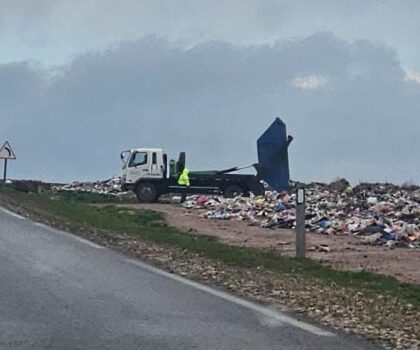 مطرح نفايات بمدخل البروج الشمالي… تشويه للمدينة وتهديد للبيئة