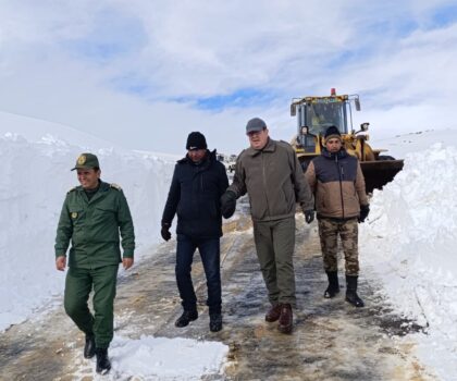 عامل إقليم ميدلت يشرف ميدانيًا على عمليات فك العزلة بمشيخة آيت عبدي