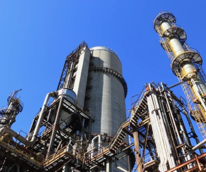 النفط يتراجع 4% بعد تهدئة ترامب للمخاوف الإيرانية و يهزّ أسواق الطاقة