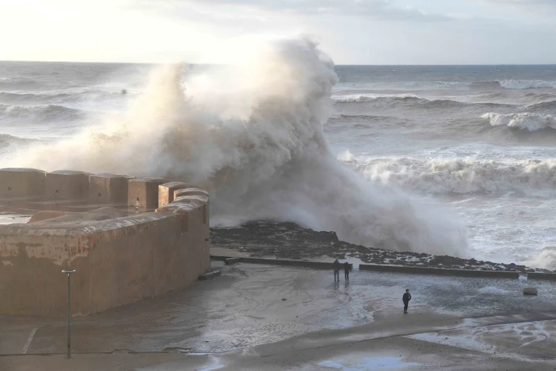 تقلبات جوية قوية بالمغرب بفعل اقتراب ثلاث عواصف أطلسية