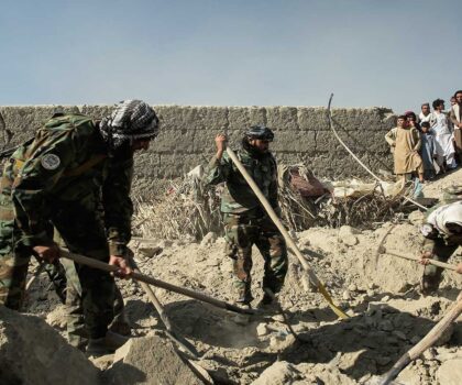 عشرات القتلى والجرحى في ضربات جوية باكستانية على شرق أفغانستان