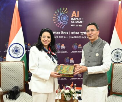 الوزيرة السغروشني تجري مباحثات مع وزير تكنولوجيا المعلومات بالهند