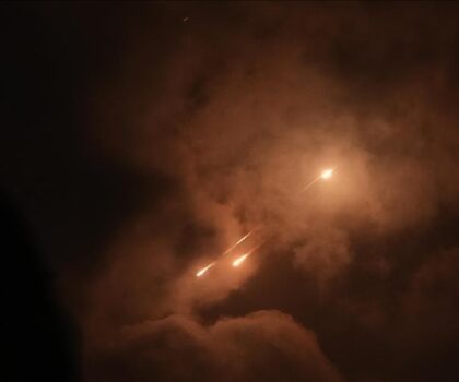 ضربات أمريكية إسرائيلية مشتركة على إيران وانفجارات تهز طهران