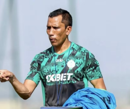 مدرب الرجاء: التحكيم يحبطنا كل أسبوع… وهدف التعادل من قرار خاطئ