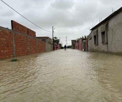 بعد أسبوع عن ارجاع السكان الى منازلهم .. عودة الحياة الى المناطق المتضررة من الفيضانات