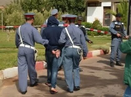 مصالح الدرك الملكي بسيدي بوزيد تتمكن من توقيف تاجر مخدرات قرب سيدي بوزيد 