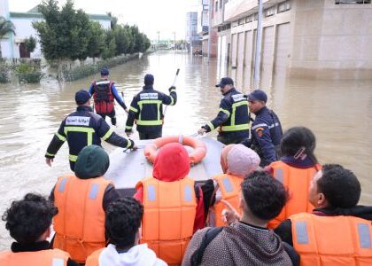 القصر الكبير..تواصل عمليات إجلاء و إيواء المتضررين من إرتفاع منسوب مياه وادي اللوكوس