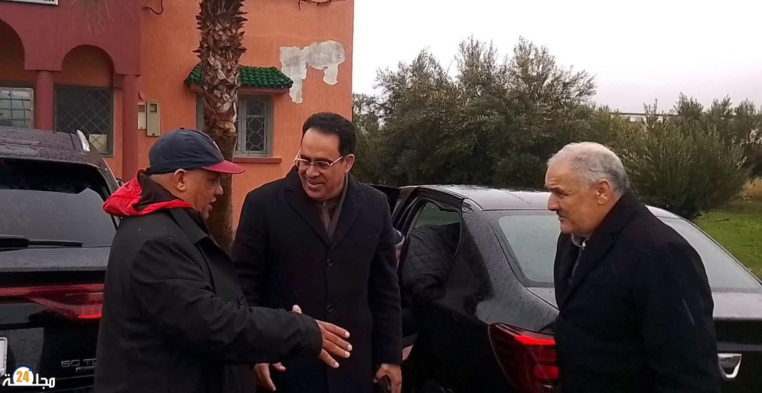 سيدي قاسم : ” عادل بنحيمود ” في زيارة ميدانية لدوار أولاد دواد