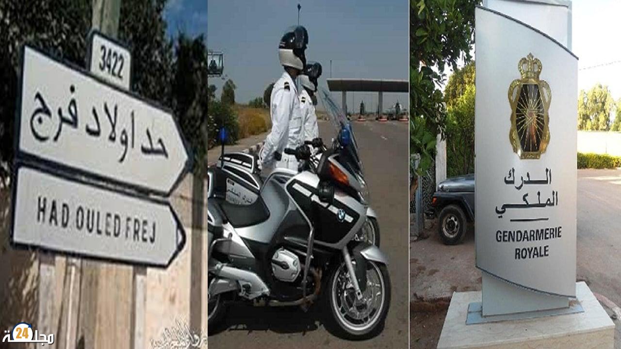 الدرك الملكي بأولاد افرج يوقف سيارة أجرة كبيرة لمخالفتها اتفاق المهنيين