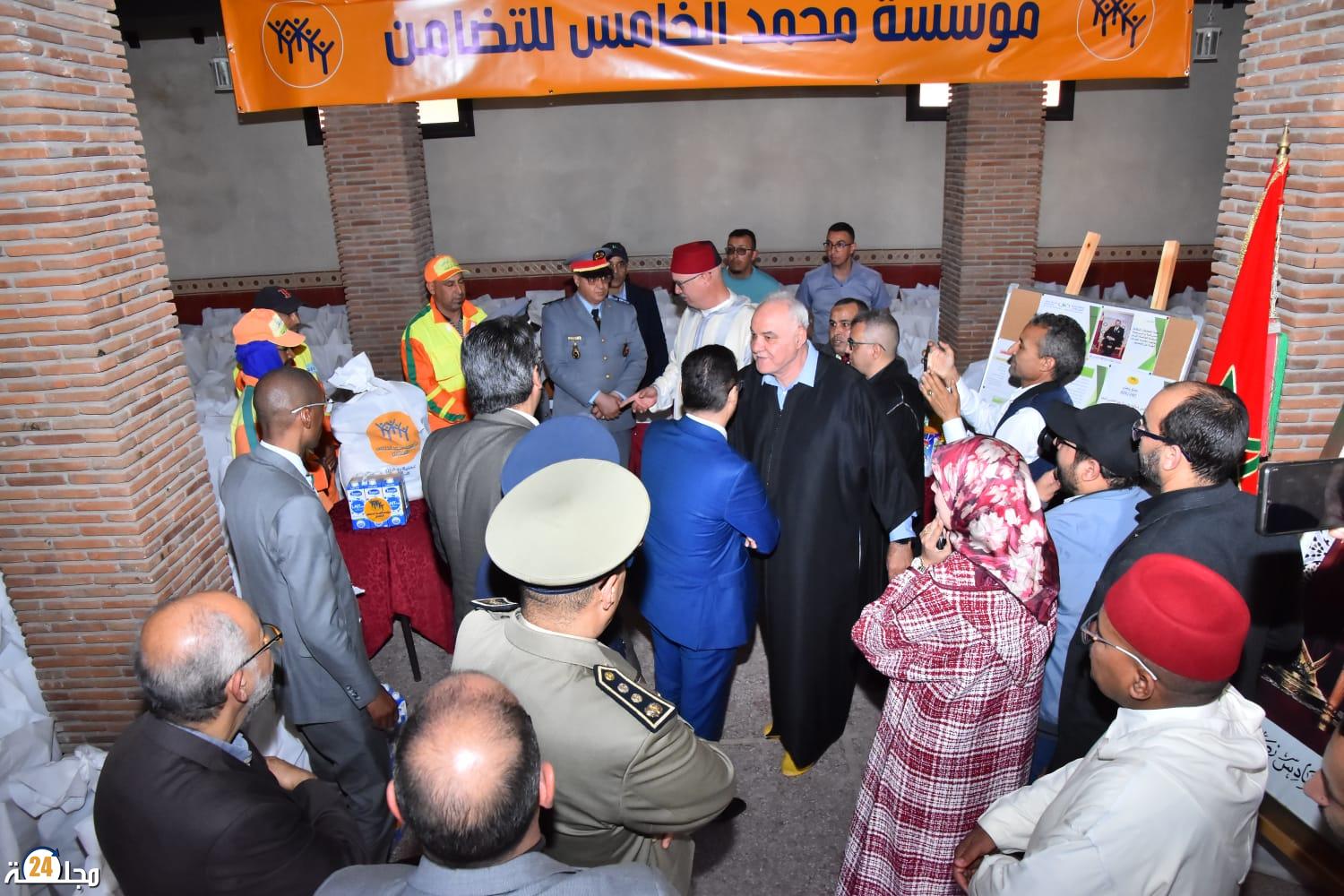 عامل إقليم تيزنيت يشرف على انطلاق عملية “رمضان 1447” لمساعدة الأسر المعوزة.