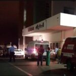 مسلح بحجر وسكين يحول سيارات المرتفقين إلى حطام ويزرع الرعب داخل مستعجلات مستشفى محمد الخامس بالجديدة