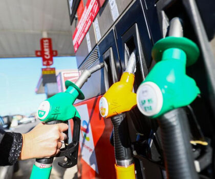 تحذيرات من تداعيات حرب الشرق الأوسط على أسعار المحروقات ومطالب عاجلة بإحياء مصفاة سامير