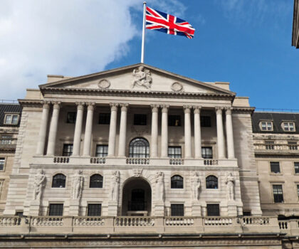 بنك إنجلترا يقرر الإبقاء على أسعار الفائدة دون تغيير